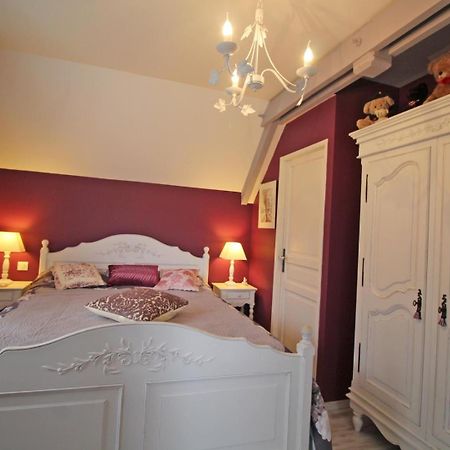 Les Deux Chenes Bed & Breakfast Saint-Denis-des-Murs Exterior photo